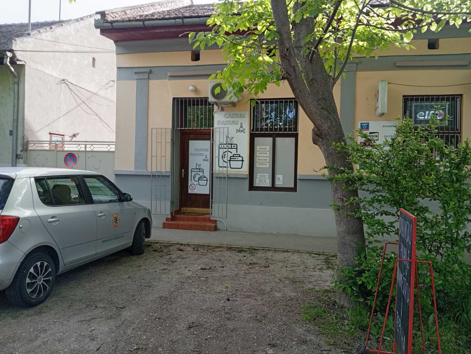 Cakum Pakum — ulaz u radnju u Somboru